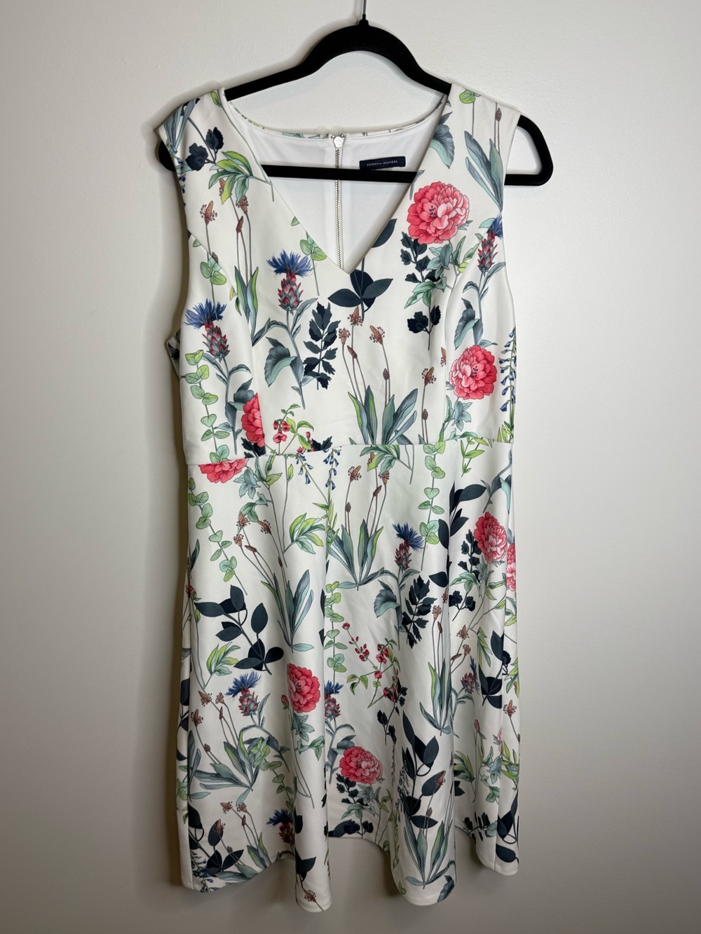 Tommy Hilfiger White Floral V-Neck Sleeveless Midi Dress size 14